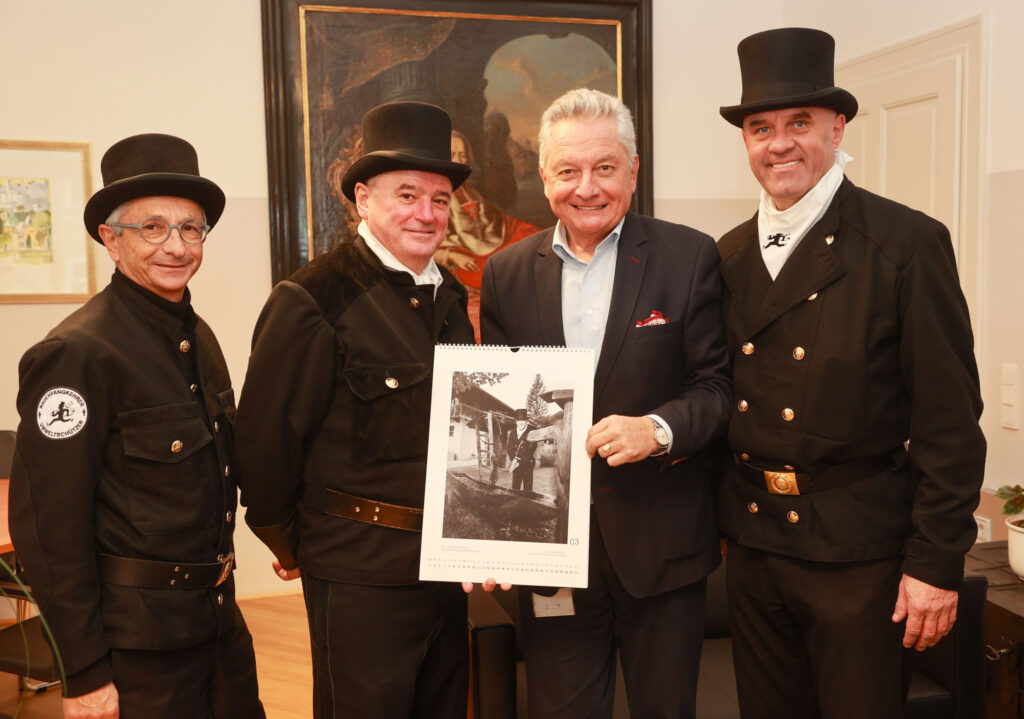 Präsentation Rauchfangkehrer beim Landesrat Josef Schwaiger