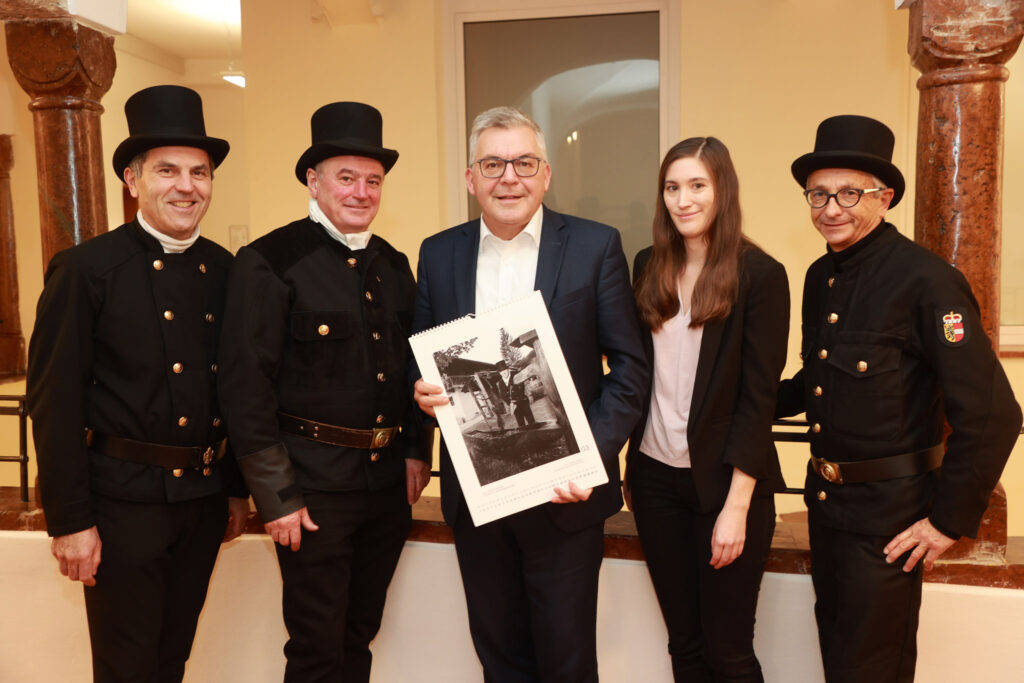 Präsentation Rauchfangkehrer beim Landesrat Josef Schwaiger